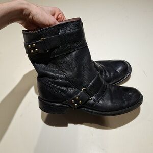 DKNY Black Leather Slouchy Moto/Biker Boots with Brass Buckle/Stud Detail (US 8)